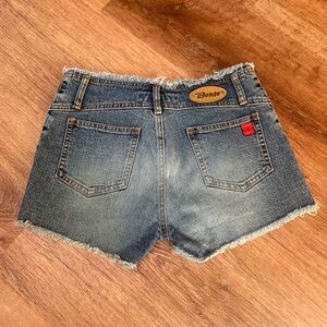 Vintage y2k bongo denim Jean shorts raw hem large patch size 3, 25 womens‎ beach